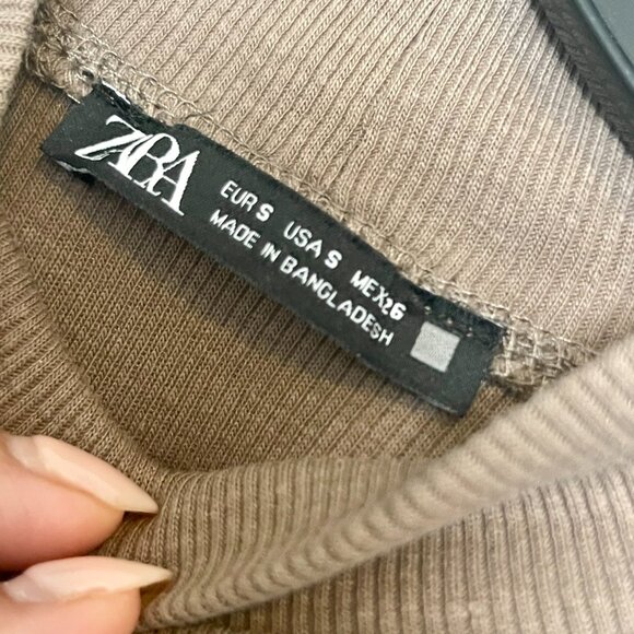 Chic Long Sleeve Maxi Dress in Taupe - Picture 3 of 6